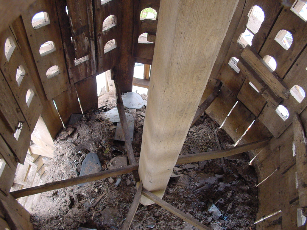 boulins du colombier de l'abbaye de Floreffe vus de l'intérieur